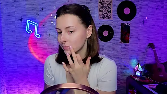 Snapshot of GloriaElmer chatting on 02-17-25, 07:58 GloriaElmer online show from 02-17-25, 07:58