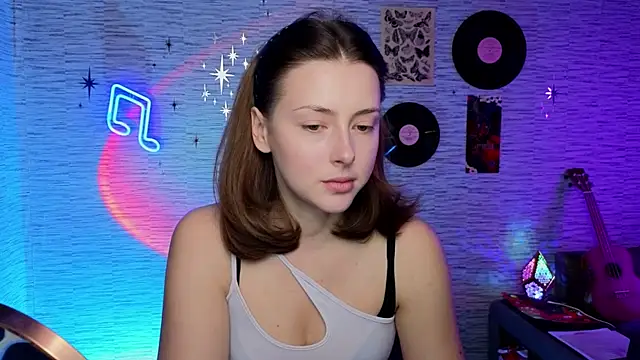 Snapshot of GloriaElmer chatting on 02-21-25, 07:45 GloriaElmer online show from 02-21-25, 07:45