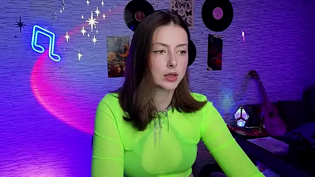 Snapshot of GloriaElmer chatting on 03-14-25, 10:07 GloriaElmer online show from 03-14-25, 10:07