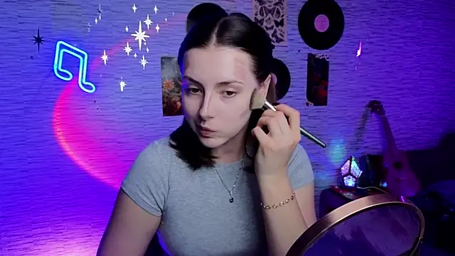 Snapshot of GloriaElmer chatting on 03-17-25, 05:27 GloriaElmer online show from 03-17-25, 05:27