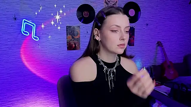 Snapshot of GloriaElmer chatting on 03-21-25, 09:45 GloriaElmer online show from 03-21-25, 09:45