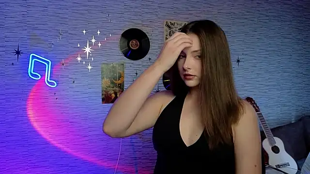 Snapshot of GloriaElmer chatting on 10-13-25, 05:07 GloriaElmer online show from 10-13-25, 05:07