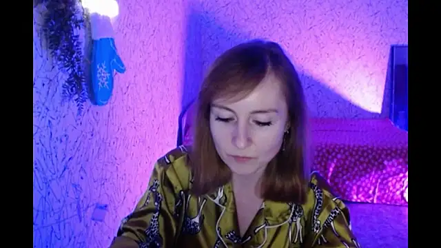 Snapshot of Athena_Richards chatting on 02-14-25, 03:15 Athena Richards online show from 02-14-25, 03:15