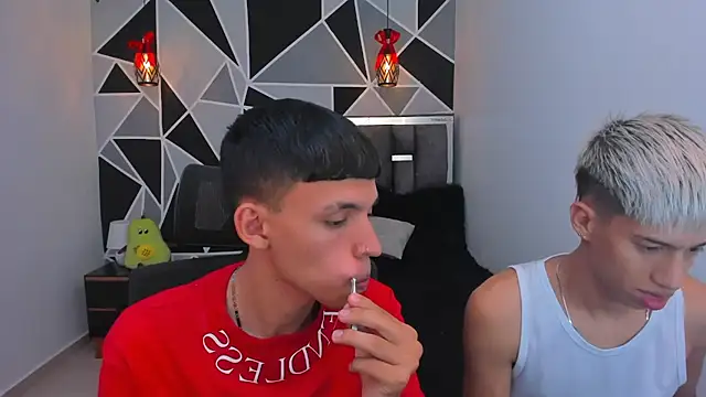 Snapshot of Juan_Nd_Steven chatting on 04-21-26, 03:13 Juan Nd Steven online show from 04-21-26, 03:13