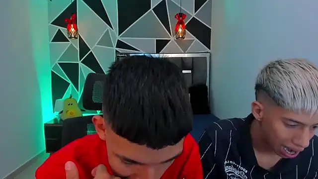 Snapshot of Juan_Nd_Steven chatting on 04-23-26, 02:13 Juan Nd Steven online show from 04-23-26, 02:13