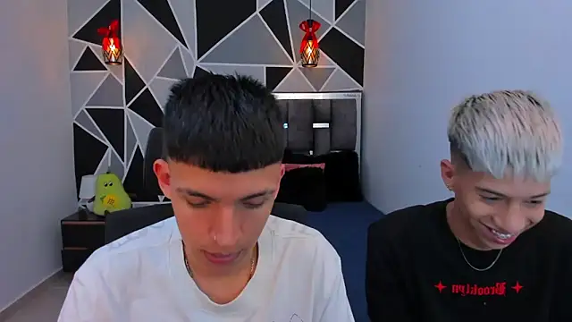 Snapshot of Juan_Nd_Steven chatting on 04-25-26, 02:36 Juan Nd Steven online show from 04-25-26, 02:36