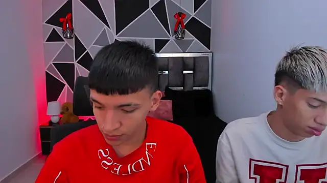 Snapshot of Juan_Nd_Steven chatting on 05-03-26, 11:38 Juan Nd Steven online show from 05-03-26, 11:38