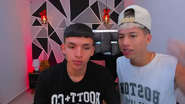 Snapshot of Juan_Nd_Steven chatting on 05-05-26, 03:47 Juan Nd Steven online show from 05-05-26, 03:47