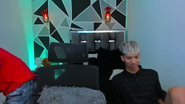 Snapshot of Juan_Nd_Steven chatting on 05-06-26, 01:47 Juan Nd Steven online show from 05-06-26, 01:47