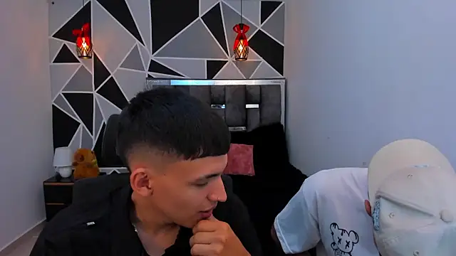 Snapshot of Juan_Nd_Steven chatting on 05-08-26, 11:21 Juan Nd Steven online show from 05-08-26, 11:21
