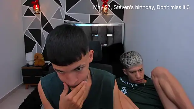 Snapshot of Juan_Nd_Steven chatting on 05-09-26, 10:48 Juan Nd Steven online show from 05-09-26, 10:48