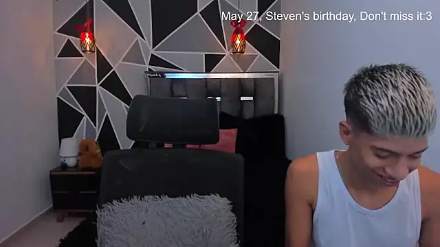 Snapshot of Juan_Nd_Steven chatting on 05-14-26, 01:34 Juan Nd Steven online show from 05-14-26, 01:34