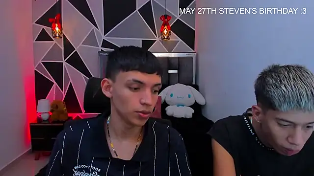 Snapshot of Juan_Nd_Steven chatting on 05-19-26, 10:27 Juan Nd Steven online show from 05-19-26, 10:27