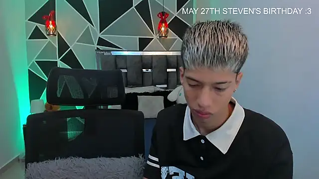 Snapshot of Juan_Nd_Steven chatting on 05-24-26, 11:37 Juan Nd Steven online show from 05-24-26, 11:37