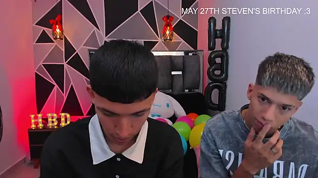 Snapshot of Juan_Nd_Steven chatting on 05-27-26, 02:41 Juan Nd Steven online show from 05-27-26, 02:41