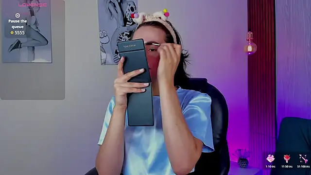 miah connor online show from 11-29-25, 07:39