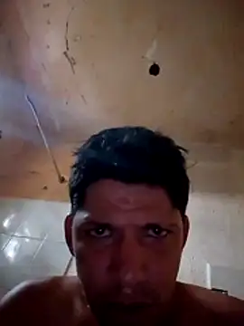 Snapshot of Alonsomadeira chatting on 07-11-26, 12:35 Alonsomadeira online show from 07-11-26, 12:35