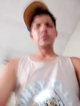 Snapshot of Alonsomadeira chatting on 07-23-26, 01:19 Alonsomadeira online show from 07-23-26, 01:19