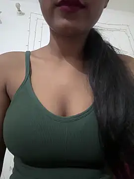 Snapshot of Hot_Goldengirl chatting on 09-13-25, 03:23 Hot Goldengirl online show from 09-13-25, 03:23