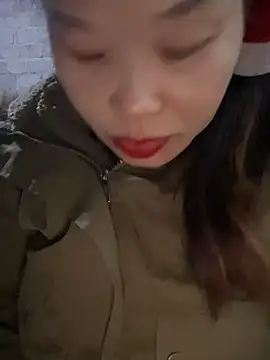 Snapshot of Laura8910 chatting on 03-07-25, 11:07 Laura8910 online show from 03-07-25, 11:07