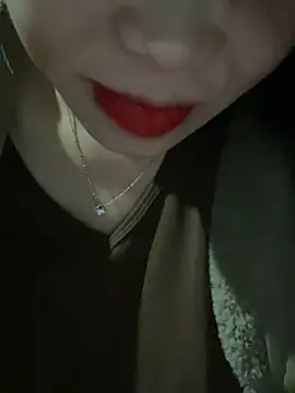 Snapshot of Laura8910 chatting on 03-21-25, 12:50 Laura8910 online show from 03-21-25, 12:50