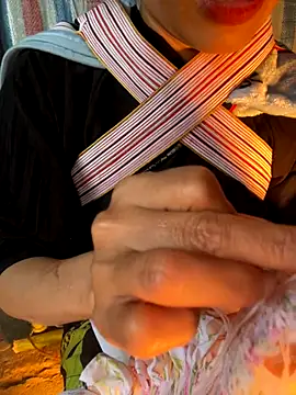 Snapshot of Laura8910 chatting on 10-27-25, 09:57 Laura8910 online show from 10-27-25, 09:57