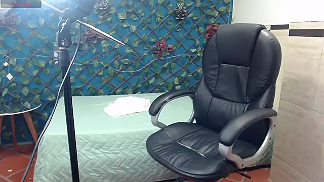 Waturox online show from 02-14-25, 01:34