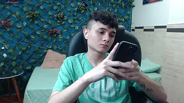 Waturox online show from 02-25-25, 07:25