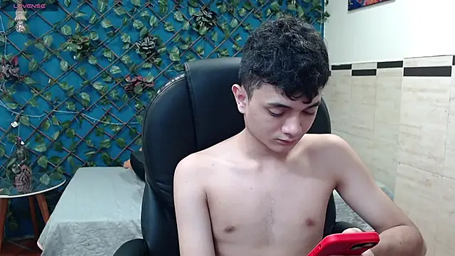 Waturox online show from 09-19-25, 07:47