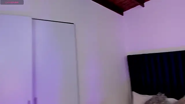 sophiieTaylor1 online show from 02-12-26, 04:07