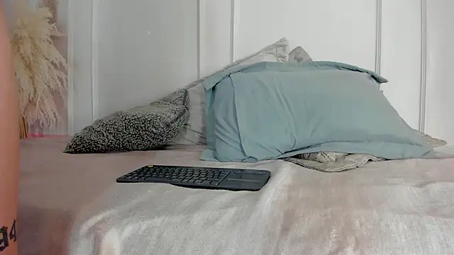 Snapshot of Mariapettit chatting on 07-08-26, 03:00 Mariapettit online show from 07-08-26, 03:00