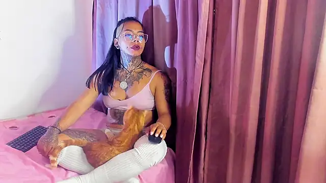 Snapshot of nicole_volkov chatting on 01-10-25, 04:44 nicole volkov online show from 01-10-25, 04:44