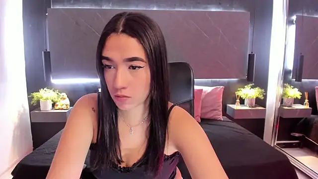 SaraaMills online show from 03-31-26, 04:02