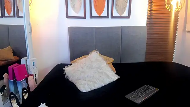 Scarleth swann online show from 10-09-25, 11:41