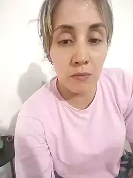 Snapshot of Isabel23zr chatting on 01-17-25, 03:43 Isabel23zr online show from 01-17-25, 03:43