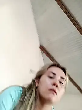 Snapshot of Isabel23zr chatting on 09-22-25, 09:50 Isabel23zr online show from 09-22-25, 09:50