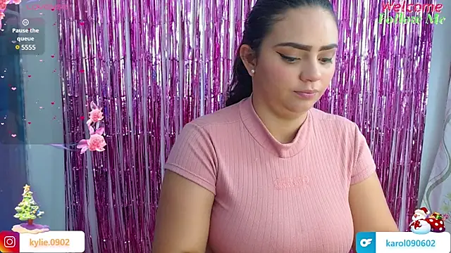 Snapshot of karol_9 chatting on 12-21-24, 02:30 karol 9 online show from 12-21-24, 02:30