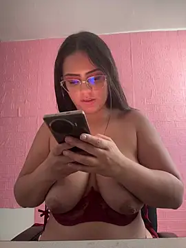 Snapshot of karol_9 chatting on 03-03-25, 10:10 karol 9 online show from 03-03-25, 10:10