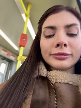 Snapshot of Accole chatting on 03-19-25, 08:12 Accole online show from 03-19-25, 08:12