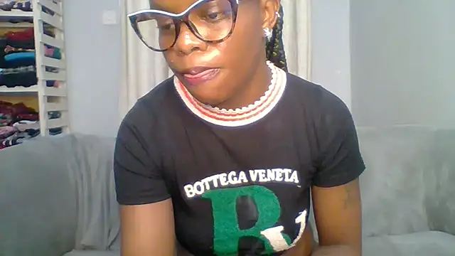 Petite 254 online show from 03-26-26, 12:55