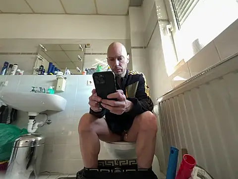 Snapshot of Germankink chatting on 01-11-25, 10:29 Germankink online show from 01-11-25, 10:29