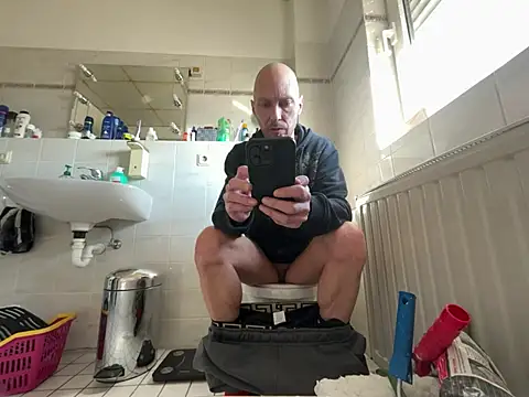 Snapshot of Germankink chatting on 01-19-25, 10:50 Germankink online show from 01-19-25, 10:50