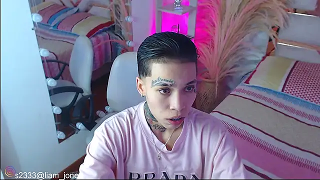 Jonesliam23 online show from 11-17-25, 07:08