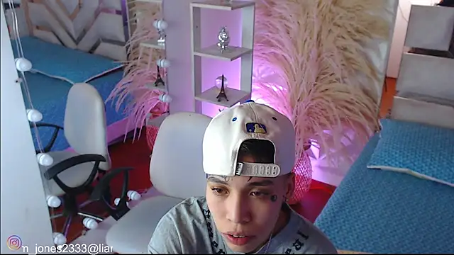 Jonesliam23 online show from 11-26-25, 07:26