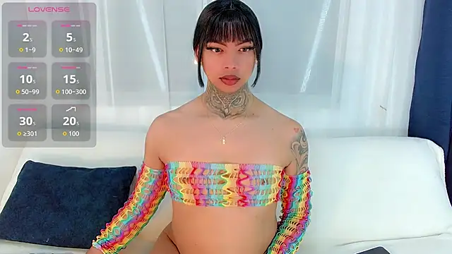Snapshot of laura_sweett120 chatting on 07-17-26, 07:26 laura sweett120 online show from 07-17-26, 07:26
