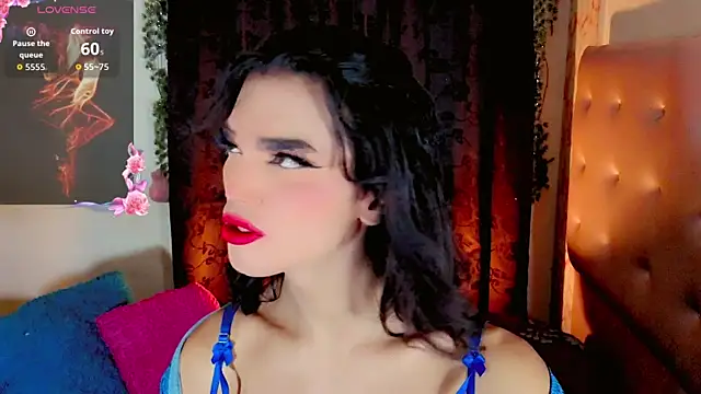 Snapshot of the-horus-girl chatting on 07-06-26, 05:26 the-horus-girl online show from 07-06-26, 05:26
