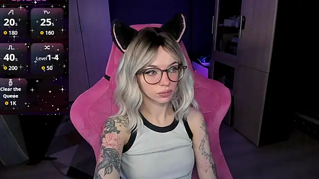 Snapshot of The_love_project chatting on 02-10-26, 11:20 The love project online show from 02-10-26, 11:20