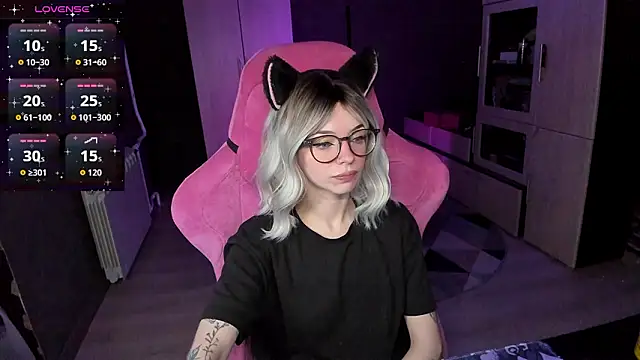 Snapshot of The_love_project chatting on 02-12-26, 11:22 The love project online show from 02-12-26, 11:22