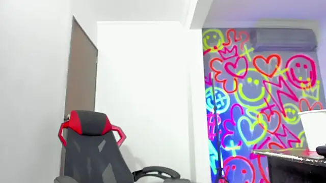 ANGEL NICOLAS online show from 12-19-25, 09:44