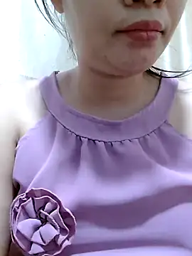 Snapshot of _Mira_69_ chatting on 04-21-26, 01:42 Mira 69 online show from 04-21-26, 01:42